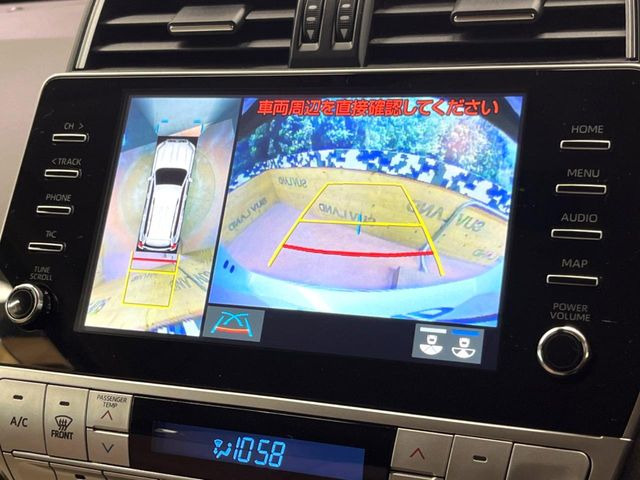 �y�p�m���~�b�N�r���[���j�^�[�z��p�̃J�����ɂ��A�ォ�猩���낵���悤�Ȏ��_��360�x�N���}�̎��͂��m�F���邱�Ƃ��ł��܂������p�������m�F���₷���A�����ꏊ�ł̐؂�Ԃ��⒓�Ԃ��X���[�Y�ɍs���܂��B