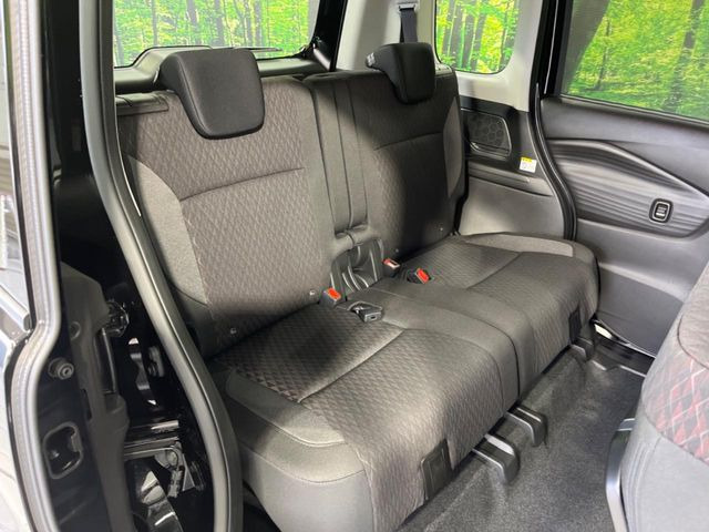 ���i���ȃI���W�i���t���A�}�b�g���I�v�V�����ɂĂ��p�ӂ��Ă���܂��B���D���ȃf�U�C����J���[�����Ԃɍ��킹�đI��ł����������Ƃ��ł��܂���