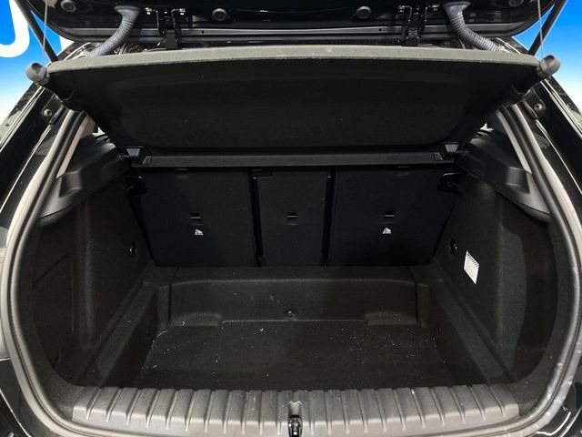 ●トランクルーム:趣味が広がる収容スペース!これだけの広さがあればお買い物やレジャーなどにも最適です!使用感も少なくきれいな状態を維持しております。