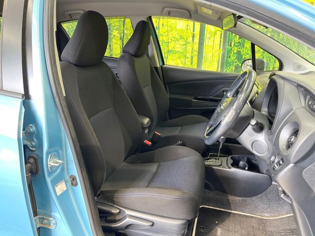 運転席シート廻りは使用感も少なく、良好な状態となっています。前オーナー様が丁寧に使っていたことがよくわかりますね。