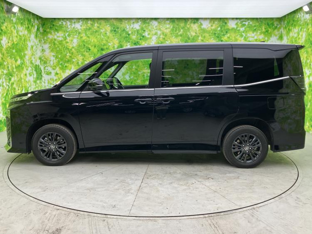 ヴォクシー1.8 ハイブリッド S-Z E-Four 4WD