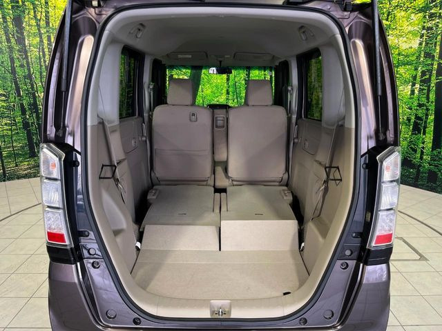 ���i�̂���������ʋ΁A���}���ɏ\���ȉ׎��X�y�[�X���m�ۂ��Ă���܂��B�Z�J���h�V�[�g��|���ƁA�傫�ȉו��̐ύڂ��\�ł���