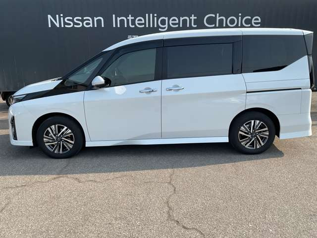 セレナ1.4 e-POWER ハイウェイスターV