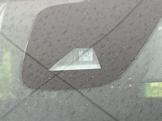 �y�G�}�[�W�F���V�[�u���[�L�z���s���ɑO���̎ԗ�����F�����A�Փ˂������Ȏ��͌x��ƃu���[�L�ŏՓˉ���Ɣ�Q�y�����A�V�X�g�B�����S�Ƀh���C�u�����y���݂��������܂��B