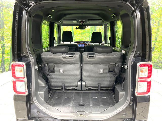 ���i�̂���������ʋ΁A���}���ɏ\���ȉ׎��X�y�[�X���m�ۂ��Ă���܂��B�Z�J���h�V�[�g��|���ƁA�傫�ȉו��̐ύڂ��\�ł���