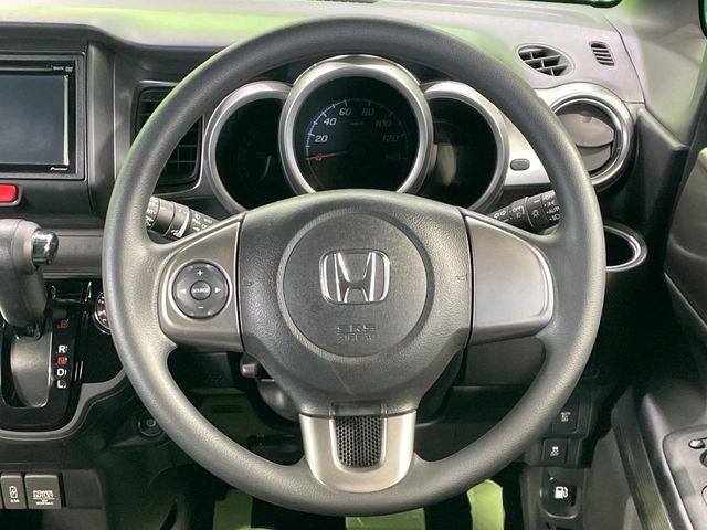 �y�X�e�A�����O�X�C�b�`�z�^�]���A�O������ڐ������炷���ƂȂ��A�I�[�f�B�I���̑��삪�\�ȕ֗��@�\!���S&���K�ȃh���C�u�����o���Ă���܂���