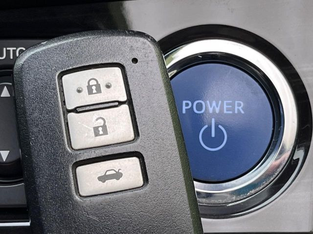 �y�X�}�[�g�L�[�z�J�o����|�P�b�g�ɓ��ꂽ�܂܂ł��h�A�̎{���E�������\�ȃX�}�[�g�L�[�𑕔��B�G���W���̃I���E�I�t�����J�M�����o���K�v����������Ƃ��Ă��֗��ł���