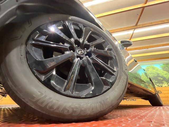 �y����20�C���`�A���~�z�C�[���z�O�ςɃ}�b�`���������A���~�z�C�[���𑕒����Ă���܂��B�e��ЊO�A���~�z�C�[����A�X�^�b�h���X�^�C�����戵�����Ă���܂��B���񂲑��k����������