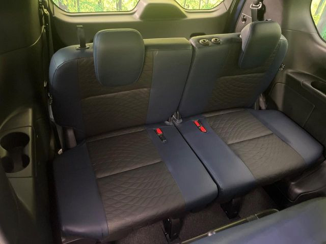 3列目シートはもちろん状態良好☆大人でもゆったりと座って頂けますので、大人数でのお出かけもラクラクです♪ご家族で、気の知れた仲間で、ドライブに行くのが楽しみですね♪