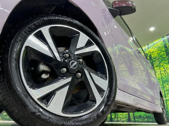 �y����15�C���`�A���~�z�C�[���z�O�ςɃ}�b�`���������A���~�z�C�[���𑕒����Ă���܂��B�e��ЊO�A���~�z�C�[����A�X�^�b�h���X�^�C�����戵�����Ă���܂��B���񂲑��k����������