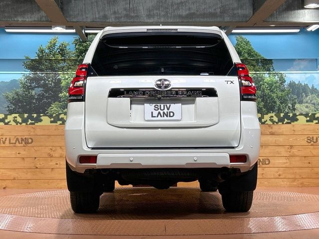 安心の最長10年・走行無制限保証(有償)をご用意。保証内容も充実はもちろん、無料点検&オイル交換や、年中無休の全国・24時間ロードサービスも付帯されておりますのでご安心下さい。