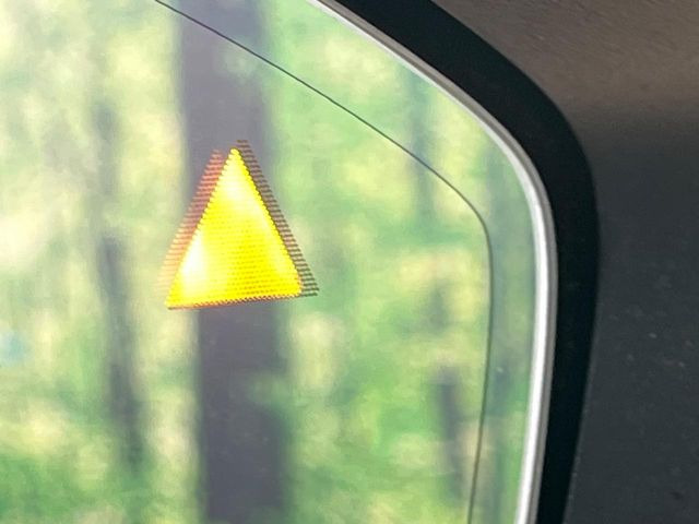 �y�u���C���h�X�|�b�g���j�^�����O�z���s���A�h�A�~���[�̎��p�ɂȂ�₷���ӏ��Ɍ㑱�Ԃ��ڋ߂���ƃT�C�h�~���[�t�߂Ɍx����\���A�h���C�o�[�ɒ��ӊ��N�����Ă���܂��B