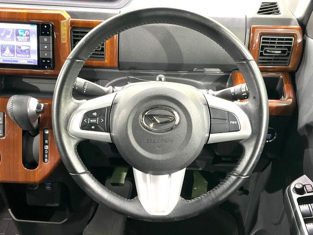 �y�����v�����X�e�A�����O�z�㎿�Ȋv���g�p���邱�ƂŁA��ɂ����������݂ƂĂ��^�]���₷���n���h���ł���