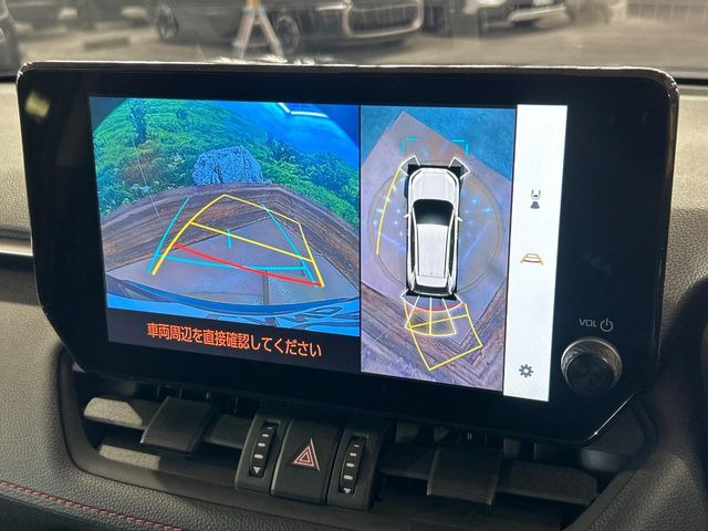 【パノラミックビューモニター】専用のカメラにより、上から見下ろしたような視点で360度クルマの周囲を確認することができます☆死角部分も確認しやすく、狭い場所での切り返しや駐車もスムーズに行えます。