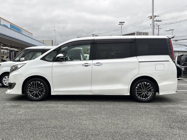 エスクァイア2.0 Gi プレミアムパッケージ ブラックテイラード