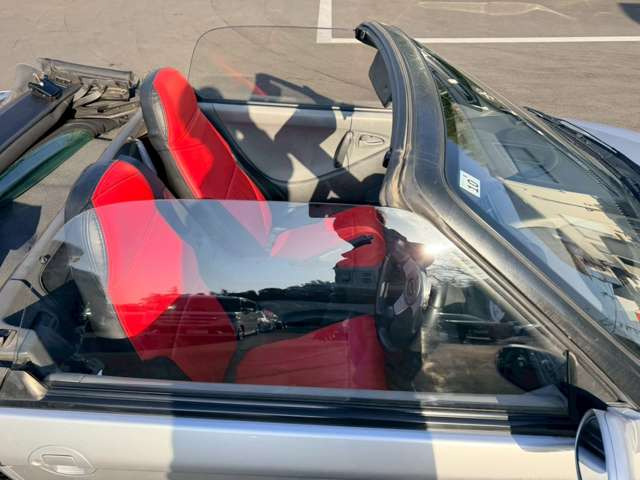 気になるお車がありましたら右の電話番号から直接お店にお問い合わせください。支払方法から車両情報、状態までなんでもご説明させて頂きます。スタッフ一同ご連絡お待ちしております。