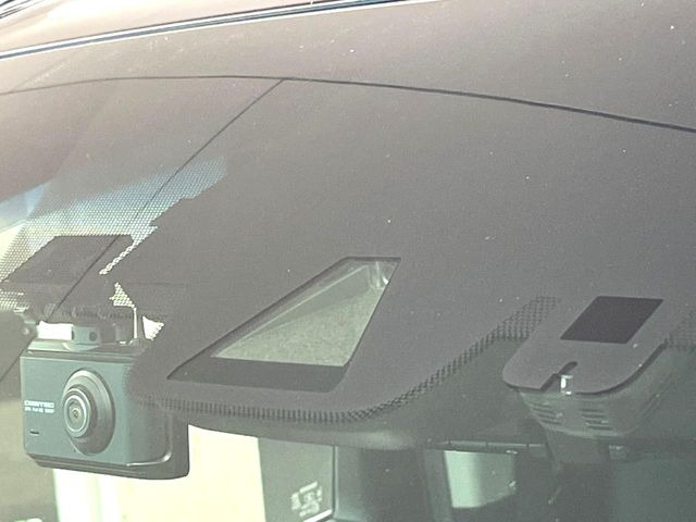 �y�g���^�Z�[�t�e�B�Z���X�z���s���ɑO���̎ԗ�����F�����A�Փ˂������Ȏ��͌x��ƃu���[�L�ŏՓˉ���Ɣ�Q�y�����A�V�X�g�B�����S�Ƀh���C�u�����y���݂��������܂��B