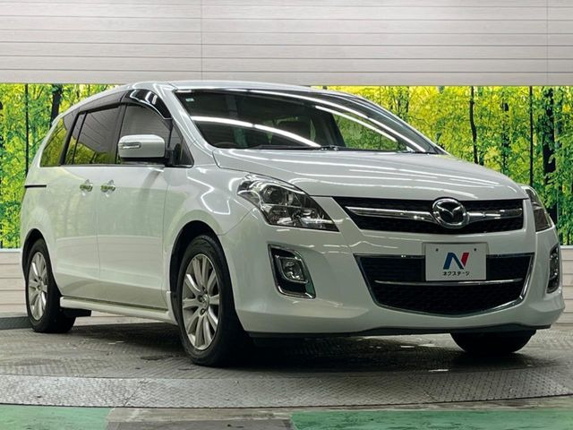 高透明度のガラス皮膜で撥水はもちろん、上質なツヤ・光沢を実現。紫外線や酸性雨から大切な愛車を保護し、色あせ・劣化を防止。「弾スプラッシュコート」、「弾プリミッサコート」からお選びいただけます。