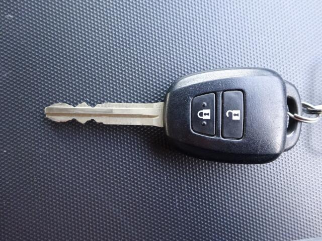 キーレスエントリー、ドアロック開閉も楽々です!少し離れた場所からの操作も可能です。