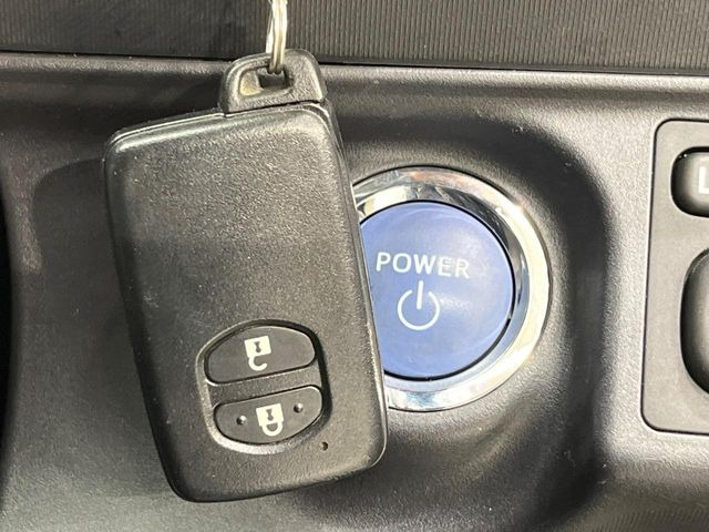 �y�X�}�[�g�L�[�z�J�o����|�P�b�g�ɓ��ꂽ�܂܂ł��h�A�̎{���E�������\�ȃX�}�[�g�L�[�𑕔��B�G���W���̃I���E�I�t�����J�M�����o���K�v����������Ƃ��Ă��֗��ł���