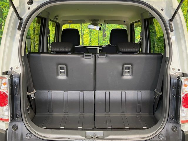 ���i�̂���������ʋ΁A���}���ɏ\���ȉ׎��X�y�[�X���m�ۂ��Ă���܂��B�Z�J���h�V�[�g��|���ƁA�傫�ȉו��̐ύڂ��\�ł���