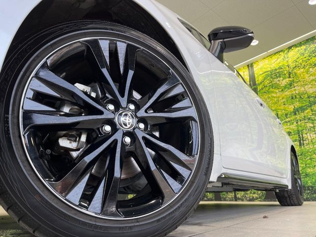 �y����17�C���`�A���~�z�C�[���z�O�ςɃ}�b�`���������A���~�z�C�[���𑕒����Ă���܂��B�e��ЊO�A���~�z�C�[����A�X�^�b�h���X�^�C�����戵�����Ă���܂��B���񂲑��k����������