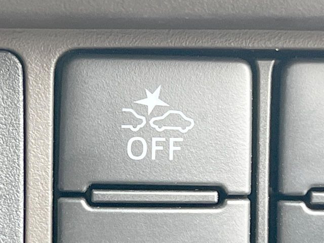 �y�g���^�Z�[�t�e�B�Z���X�z���s���ɑO���̎ԗ�����F�����A�Փ˂������Ȏ��͌x��ƃu���[�L�ŏՓˉ���Ɣ�Q�y�����A�V�X�g�B�����S�Ƀh���C�u�����y���݂��������܂��B