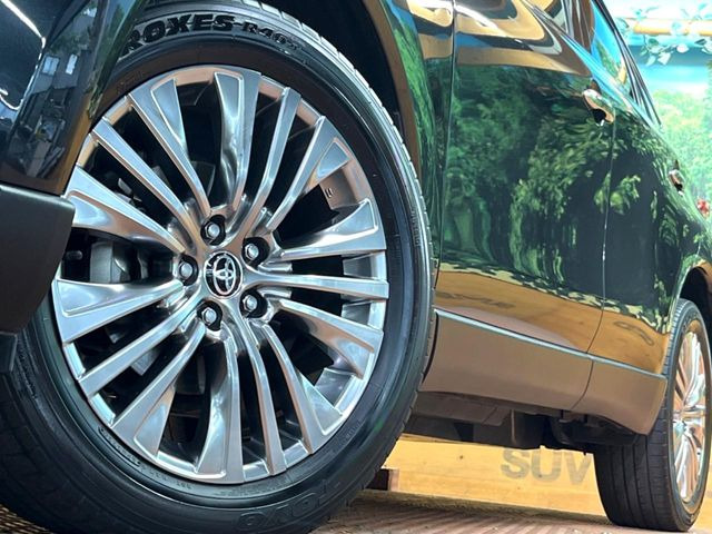 �y�O���[�h��p����19�C���`�A���~�z�C�[���z�f�U�C�����̍��������A���~�z�C�[���𑕒����Ă���܂��B�e��ЊO�A���~�z�C�[����A�X�^�b�h���X�^�C�����戵�����Ă���܂��B���񂲑��k����������