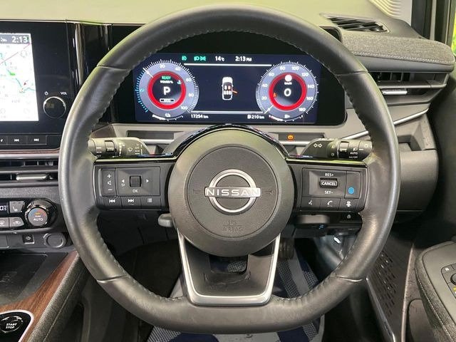 �y�����v�����X�e�A�����O�z�㎿�Ȋv���g�p���邱�ƂŁA��ɂ����������݂ƂĂ��^�]���₷���n���h���ł���