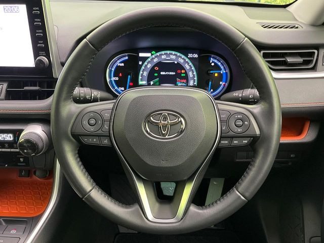 �y�����v�����X�e�A�����O�z�㎿�Ȋv���g�p���邱�ƂŁA��ɂ����������݂ƂĂ��^�]���₷���n���h���ł���