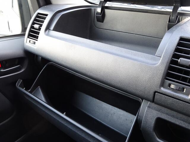 ちょっとした小物入れに便利ですね。