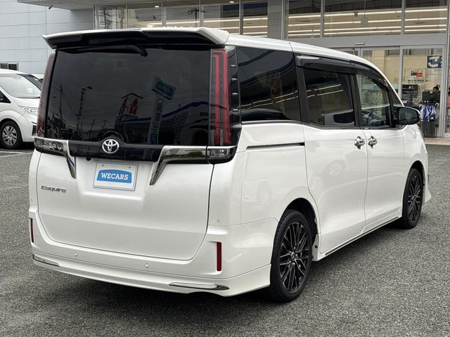 エスクァイア2.0 Gi プレミアムパッケージ ブラックテイラード