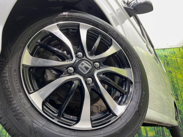 �y����14�C���`�A���~�z�C�[���z�O�ςɃ}�b�`���������A���~�z�C�[���𑕒����Ă���܂��B�e��ЊO�A���~�z�C�[����A�X�^�b�h���X�^�C�����戵�����Ă���܂��B���񂲑��k����������