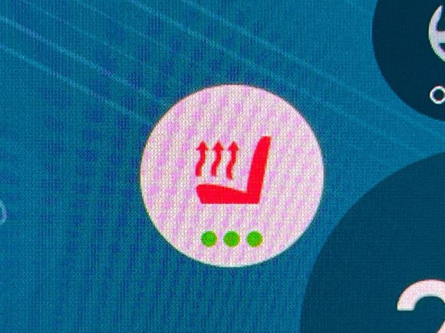 ���t�����g�V�[�g�q�[�e�B���O:�^�]�ȁE����ȋ��ɎO�i�K�Œ��߂��\�ȃV�[�g�q�[�^�[�𑕔����Ă���܂��B�G�߂��킸���K�ɂ��g�p���������܂��B