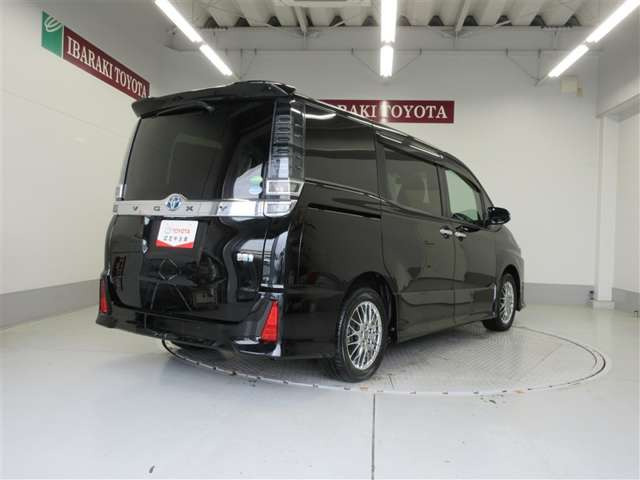 ヴォクシー1.8 ハイブリッド ZS