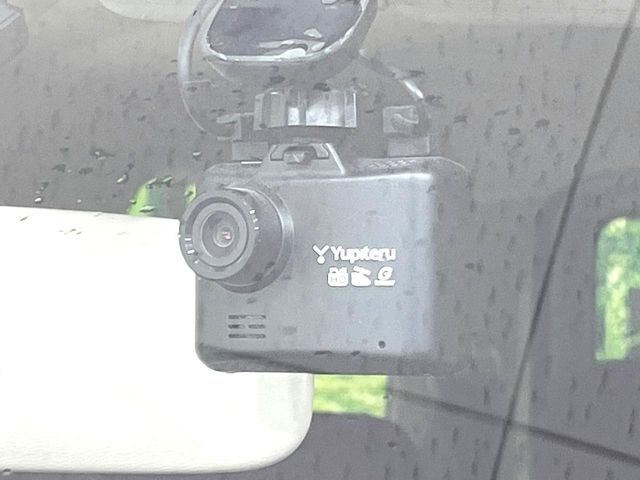 【ドライブレコーダー】ドライブレコーダー装備!走行中はもちろん、あおり運転や事故に遭遇した際、映像で記録し、万一のリスクに備えます。※記録用SDカードはお客様ご自身でご準備いただく必要があります。