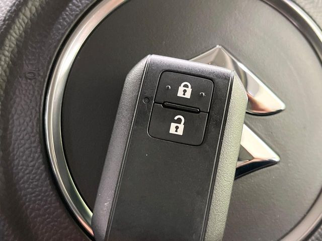 �y�L�[���X�X�^�[�g�V�X�e���z�J�o����|�P�b�g�ɓ��ꂽ�܂܂ł��h�A�̎{���E�������\�ȃX�}�[�g�L�[�𑕔��B�G���W���̃I���E�I�t�����J�M�����o���K�v����������Ƃ��Ă��֗��ł���