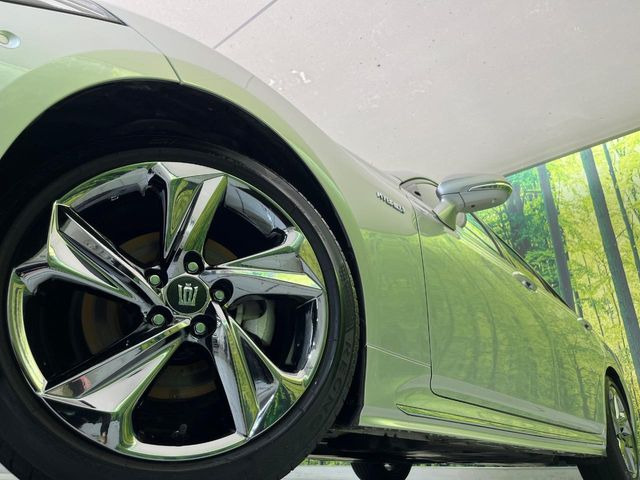 �y����18�C���`�A���~�z�C�[���z�O�ςɃ}�b�`���������A���~�z�C�[���𑕒����Ă���܂��B�e��ЊO�A���~�z�C�[����A�X�^�b�h���X�^�C�����戵�����Ă���܂��B���񂲑��k����������