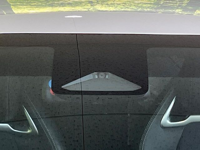 �y�g���^�Z�[�t�e�B�Z���X�z���s���ɑO���̎ԗ�����F�����A�Փ˂������Ȏ��͌x��ƃu���[�L�ŏՓˉ���Ɣ�Q�y�����A�V�X�g�B�����S�Ƀh���C�u�����y���݂��������܂��B