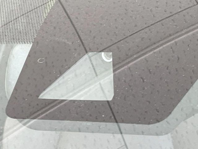 【トヨタセーフティセンス】走行中に前方の車両等を認識し、衝突しそうな時は警報とブレーキで衝突回避と被害軽減をアシスト。より安全にドライブをお楽しみいただけます。