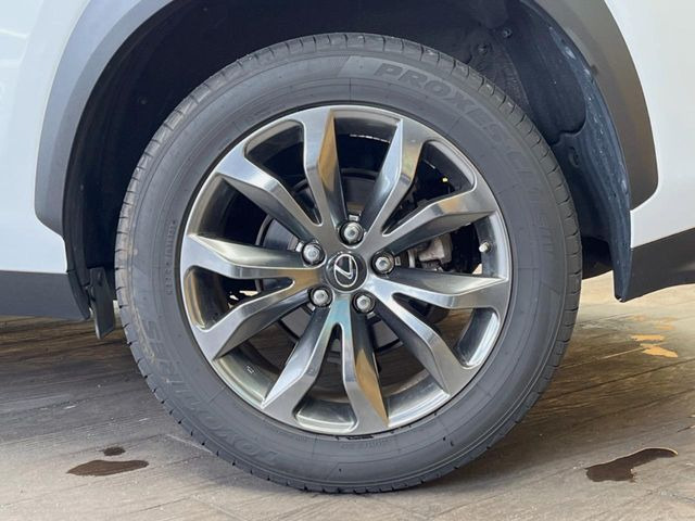 �y����18�C���`�A���~�z�C�[���z�O�ςɃ}�b�`���������A���~�z�C�[���𑕒����Ă���܂��B�e��ЊO�A���~�z�C�[����A�X�^�b�h���X�^�C�����戵�����Ă���܂��B���񂲑��k����������