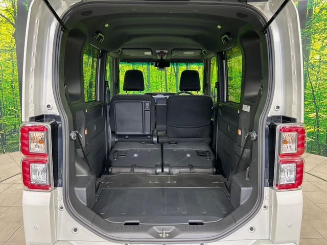 普段のお買い物や通勤、送迎等に十分な荷室スペースを確保しております。セカンドシートを倒すと、大きな荷物の積載も可能です♪