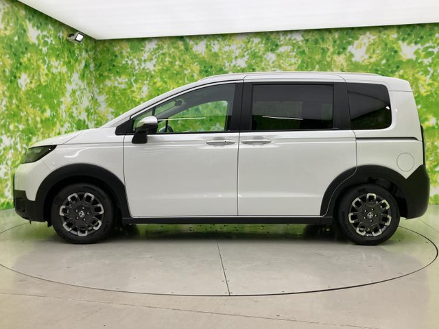 フリード1.5 ハイブリッド クロスター