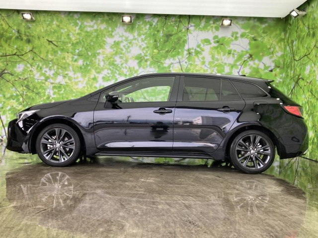 カローラツーリング1.8 ハイブリッド W×B