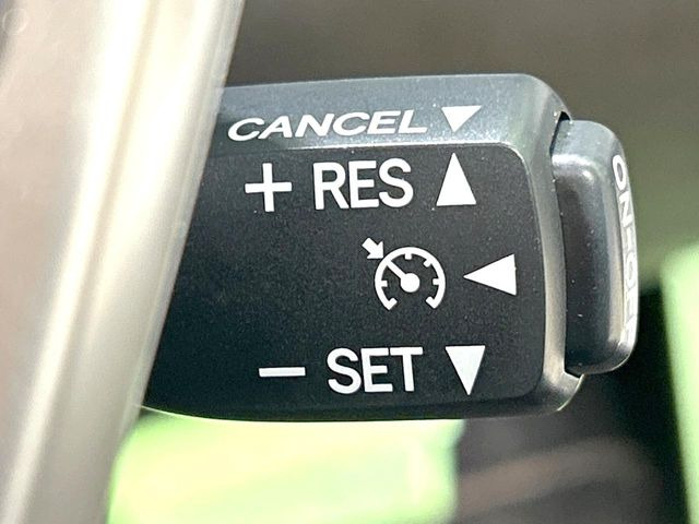 �y�N���[�Y�R���g���[���z�������H�����N���N���s�B�A�N�Z���𗣂��Ă���葬�x�ő��s���ł��A�������^�]���̕��S���y��!�����E�������ȒP�ȃX�C�b�`����Œ����ł��܂��B