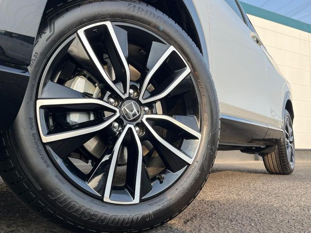 �y����18�C���`�A���~�z�C�[���z�O�ςɃ}�b�`���������A���~�z�C�[���𑕒����Ă���܂��B�e��ЊO�A���~�z�C�[����A�X�^�b�h���X�^�C�����戵�����Ă���܂��B���񂲑��k����������