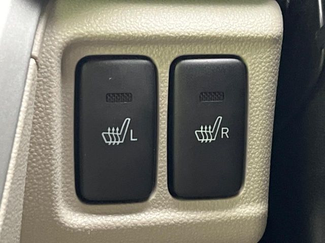 【シートヒーター】寒い日に重宝するシートヒーター!エアコンより早く温まってくれるので寒がりの人も安心ですね♪エアコンの温風は乾燥するから苦手、という方にもをおすすめです。