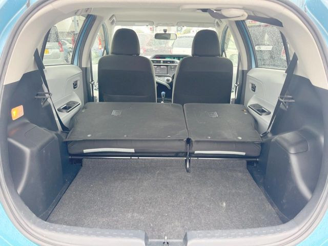 ���i�̂���������ʋ΁A���}���ɏ\���ȉ׎��X�y�[�X���m�ۂ��Ă���܂��B�Z�J���h�V�[�g��|���ƁA�傫�ȉו��̐ύڂ��\�ł���