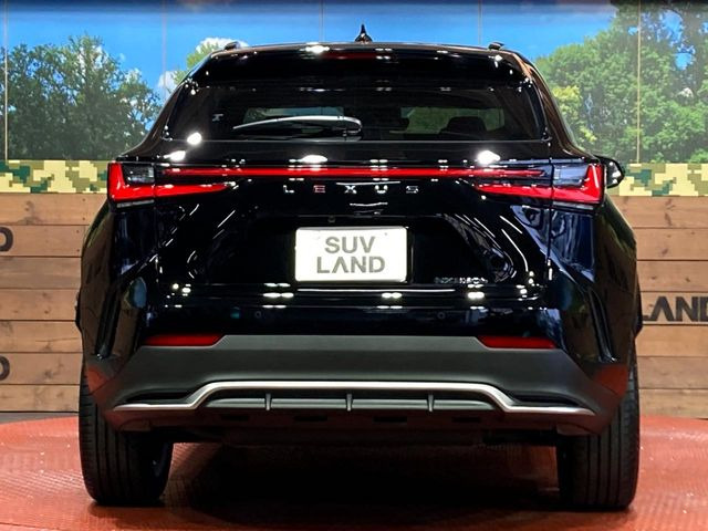 安心の最長10年・走行無制限保証(有償)をご用意。保証内容も充実はもちろん、無料点検&オイル交換や、年中無休の全国・24時間ロードサービスも付帯されておりますのでご安心下さい。