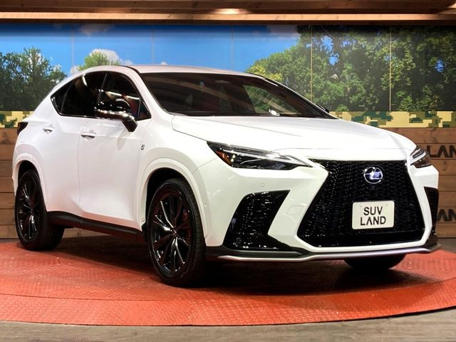 高透明度のガラス皮膜で撥水はもちろん、上質なツヤ・光沢を実現。紫外線や酸性雨から大切な愛車を保護し、色あせ・劣化を防止。「弾スプラッシュコート」、「弾プリミッサコート」からお選びいただけます。